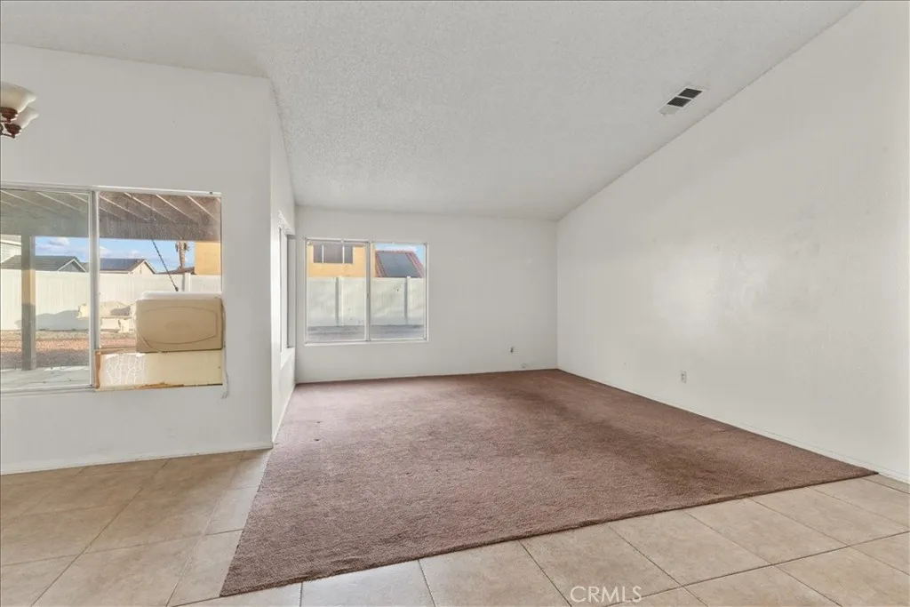 13590 Mica, Victorville, California 92392 home-pic-15