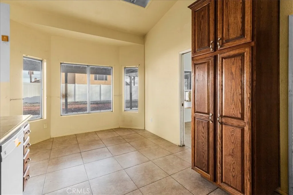 13590 Mica, Victorville, California 92392 home-pic-19
