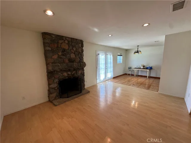 979 N Gardena, Rialto, California 92376