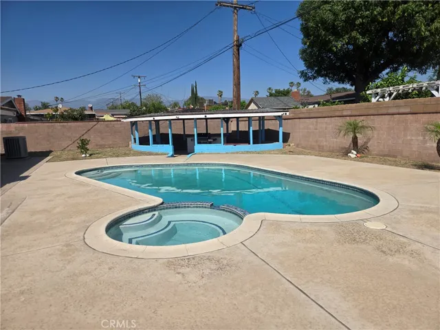 979 N Gardena, Rialto, California 92376