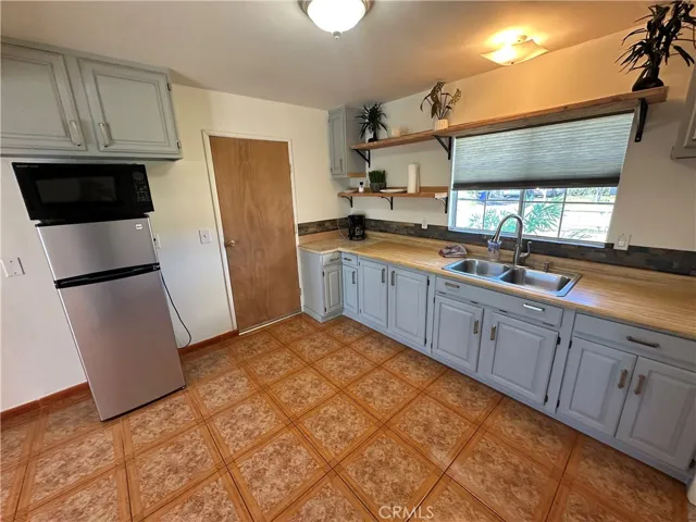 979 N Gardena, Rialto, California 92376