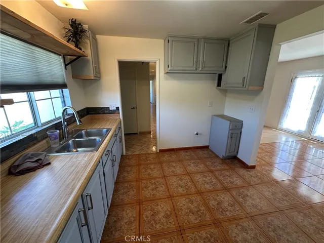 979 N Gardena, Rialto, California 92376