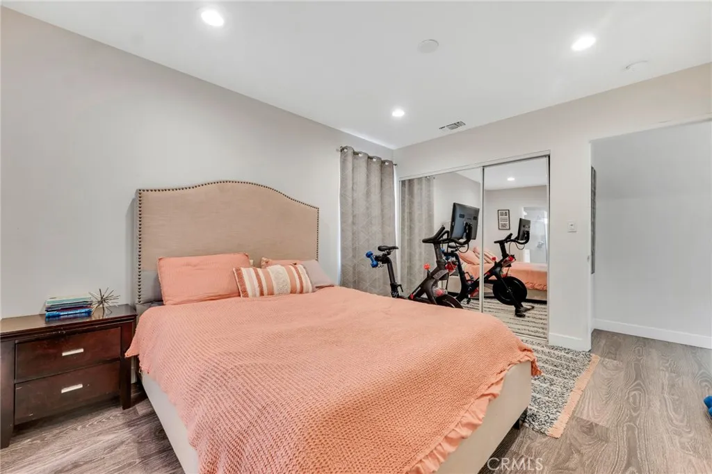 7037 Tunney Avenue, Reseda, California 91335 home-pic-13