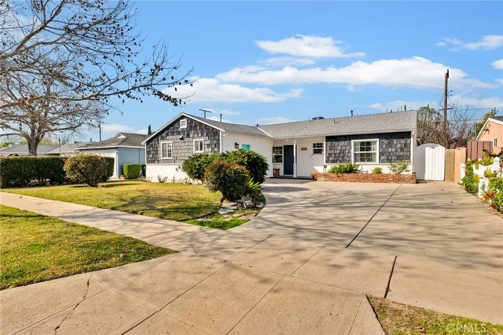 7037 Tunney Avenue, Reseda, California 91335 home-pic-1