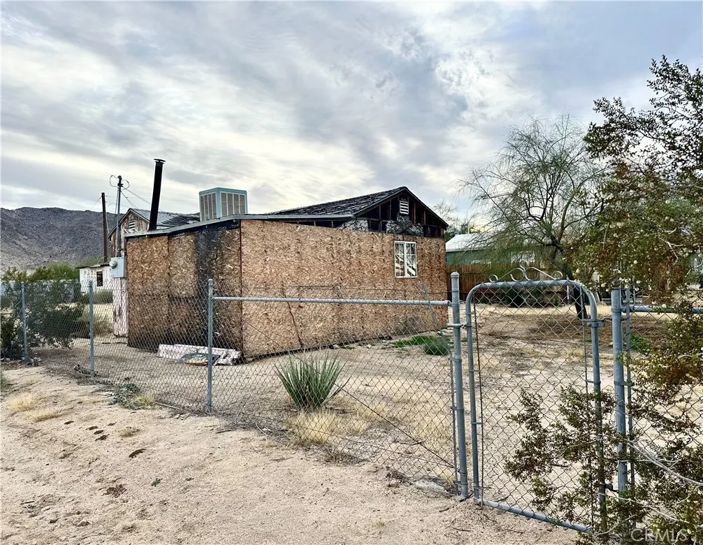 6608 Star Dune, 29 Palms, California 92277 home-pic-4