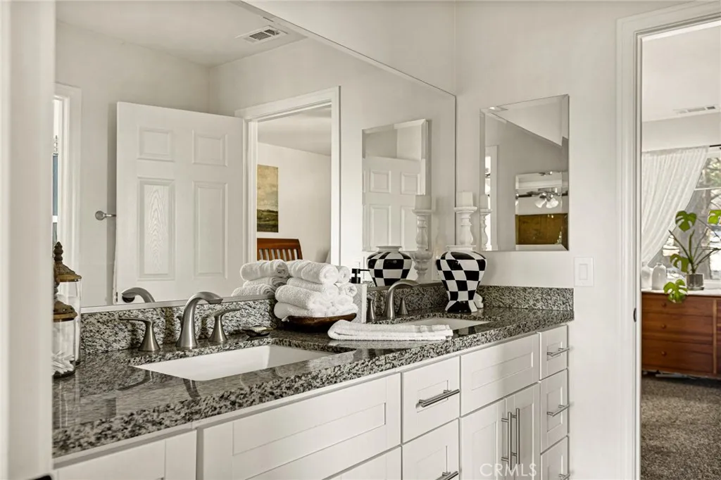30881 Live Oak, Running Springs, California 92382 home-pic-23