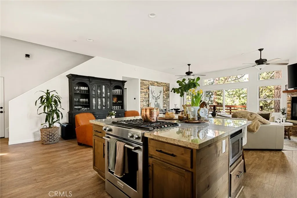 30881 Live Oak, Running Springs, California 92382 home-pic-36