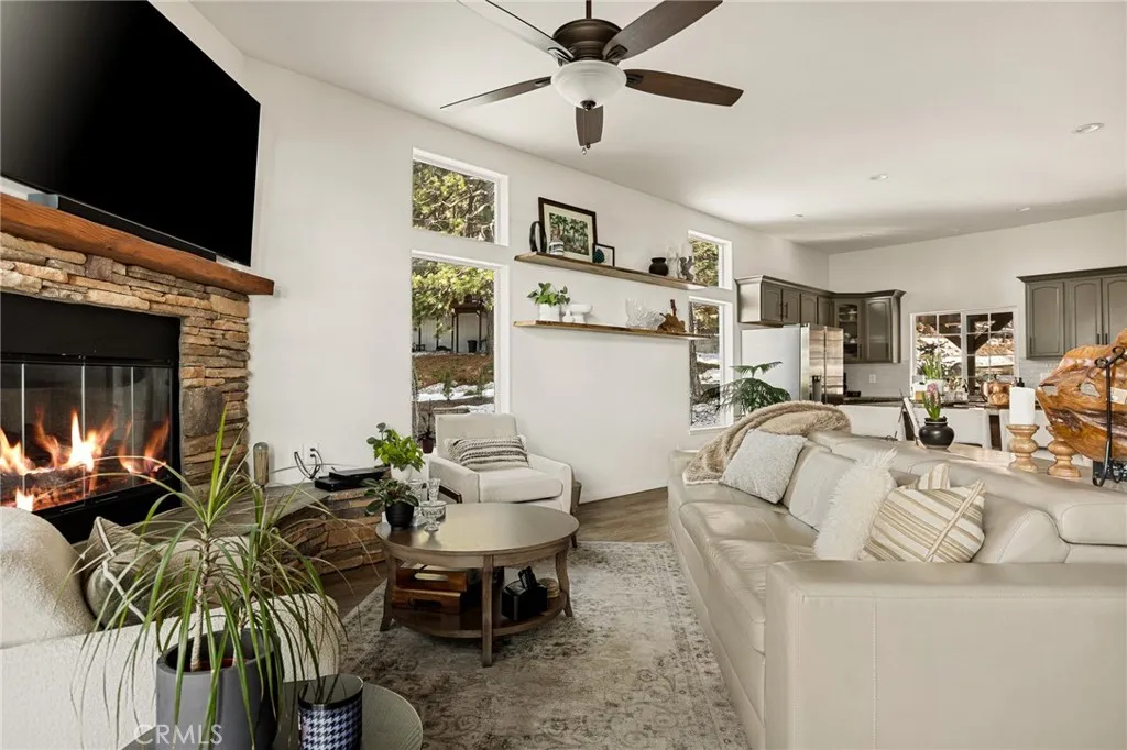 30881 Live Oak, Running Springs, California 92382 home-pic-33