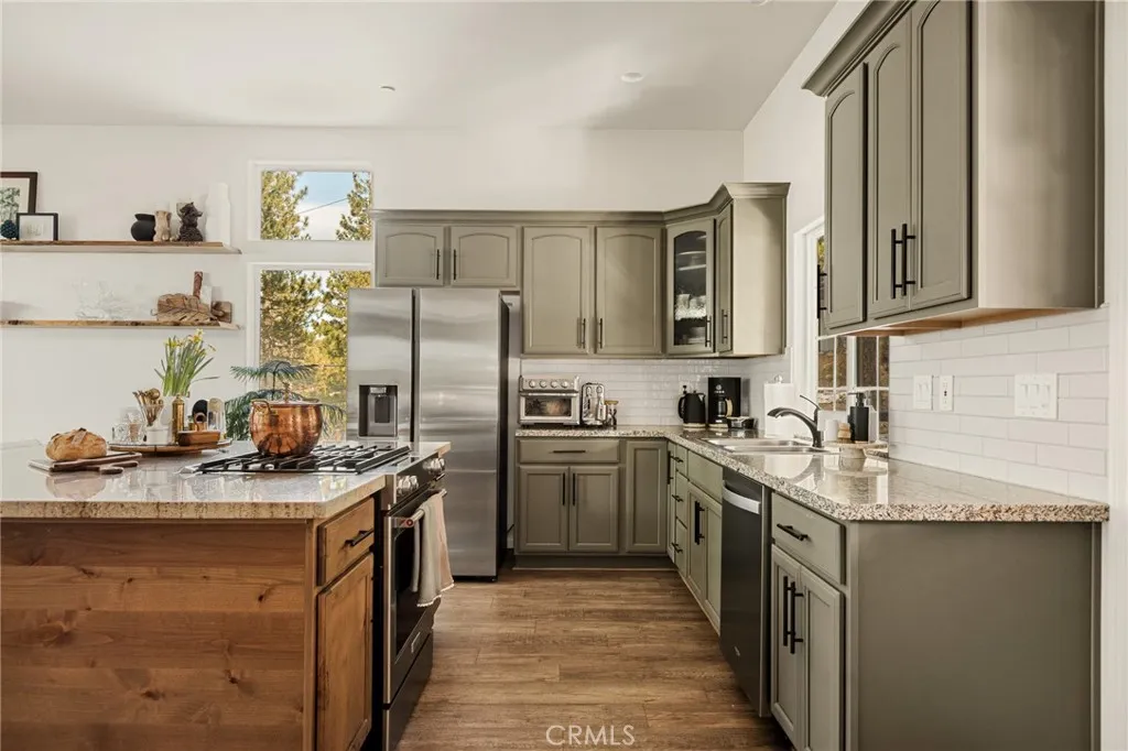 30881 Live Oak, Running Springs, California 92382 home-pic-8