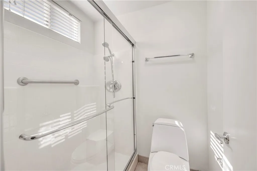 29296 Knoll Court, Menifee, California 92586 home-pic-16