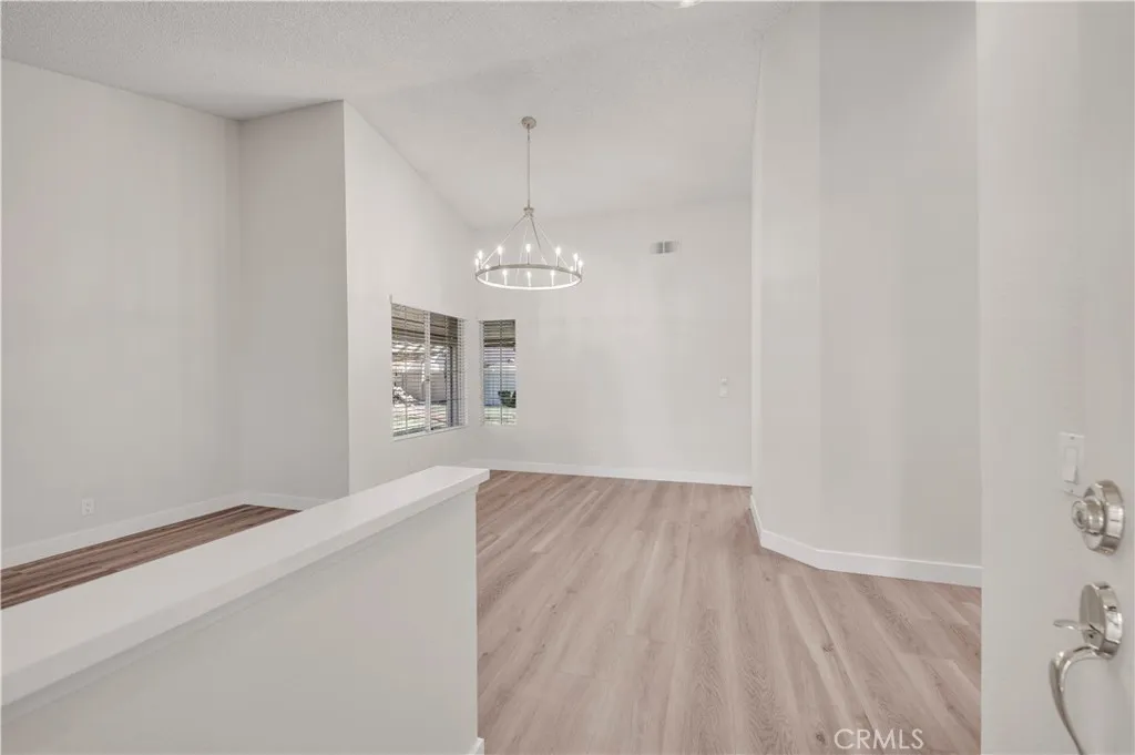 29296 Knoll Court, Menifee, California 92586 home-pic-4