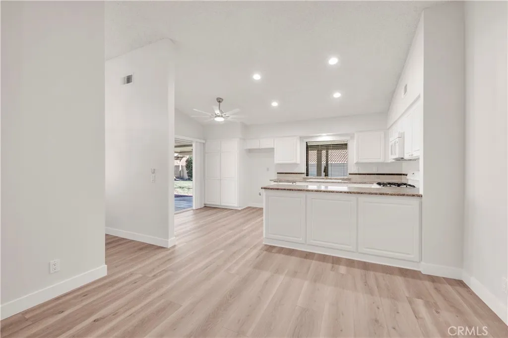 29296 Knoll Court, Menifee, California 92586 home-pic-8