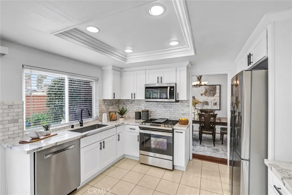 25582 Hazelnut, Lake Forest, California 92630 home-pic-9