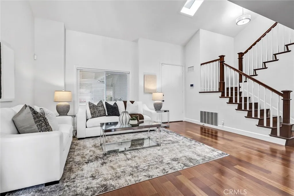 25582 Hazelnut, Lake Forest, California 92630 home-pic-5