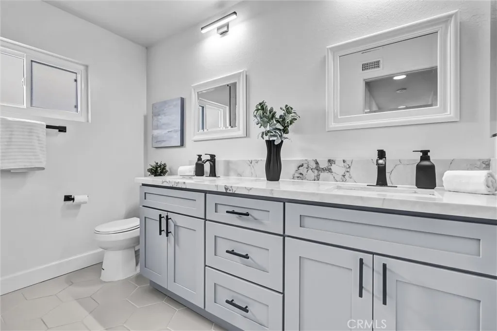 25582 Hazelnut, Lake Forest, California 92630 home-pic-24