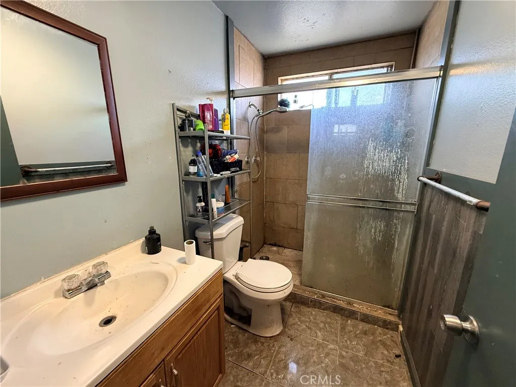 18837 6th, Bloomington, California 92316 home-pic-30
