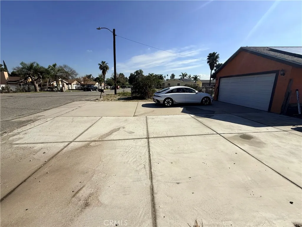 18837 6th, Bloomington, California 92316 home-pic-8