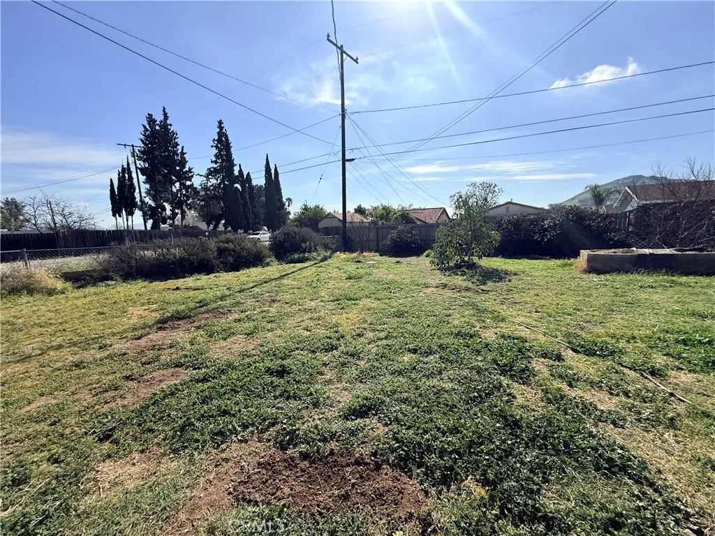 18837 6th, Bloomington, California 92316 home-pic-14