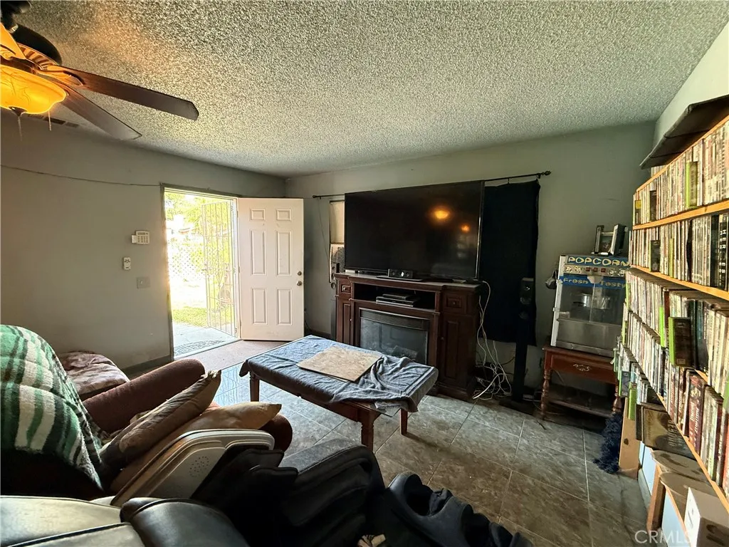 18837 6th, Bloomington, California 92316 home-pic-21