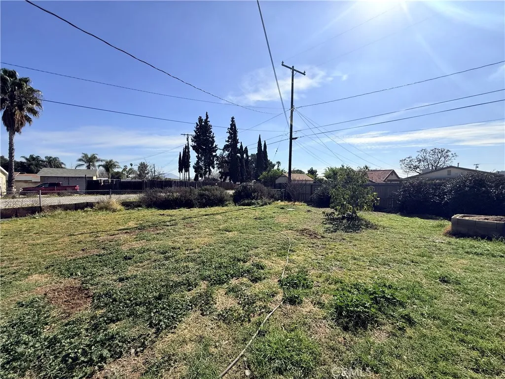 18837 6th, Bloomington, California 92316 home-pic-15