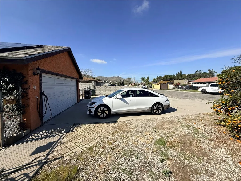 18837 6th, Bloomington, California 92316 home-pic-6