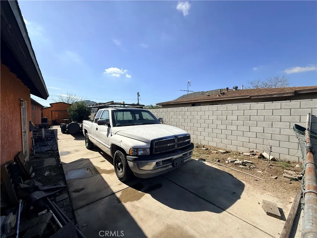 18837 6th, Bloomington, California 92316 home-pic-11