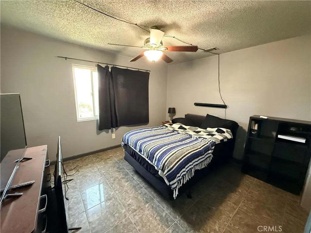 18837 6th, Bloomington, California 92316 home-pic-27