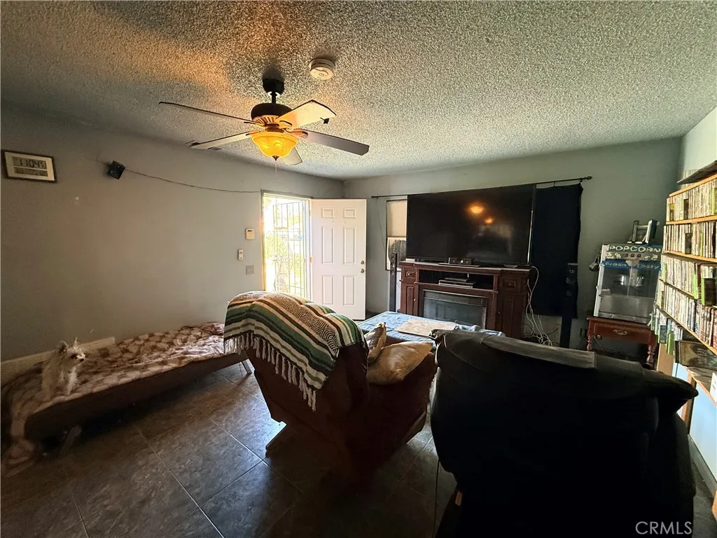 18837 6th, Bloomington, California 92316 home-pic-20
