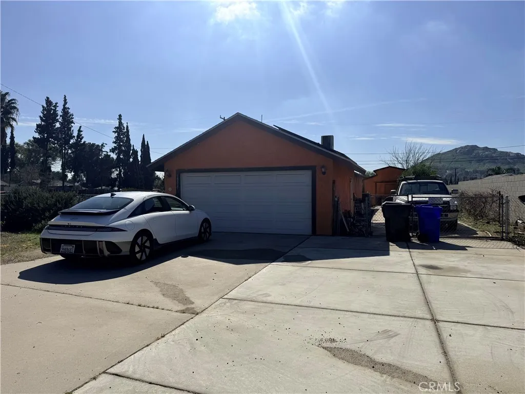 18837 6th, Bloomington, California 92316 home-pic-9