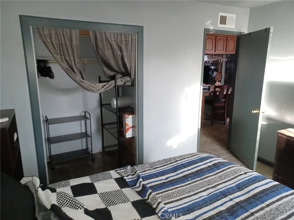 18837 6th, Bloomington, California 92316 home-pic-33