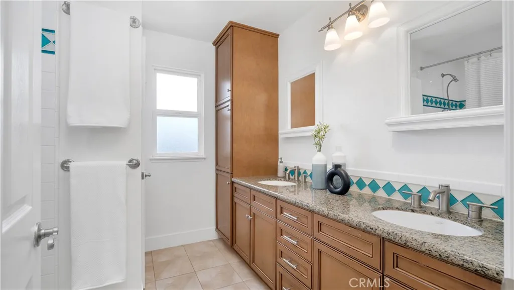 22 Yorktown, Irvine, California 92620 home-pic-34
