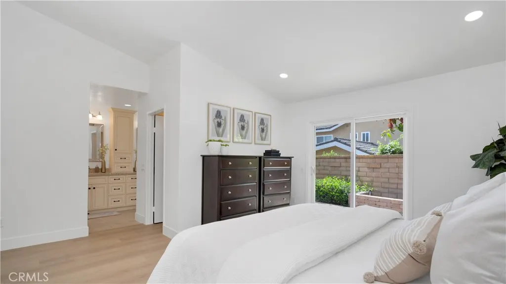 22 Yorktown, Irvine, California 92620 home-pic-24