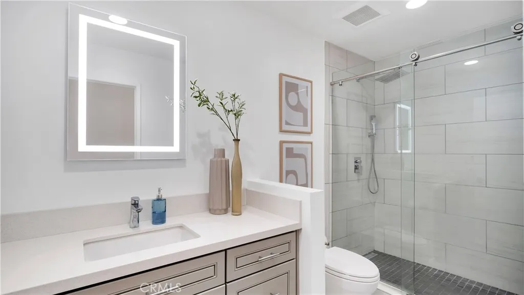 22 Yorktown, Irvine, California 92620 home-pic-18