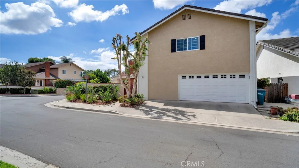 22 Yorktown, Irvine, California 92620 home-pic-4