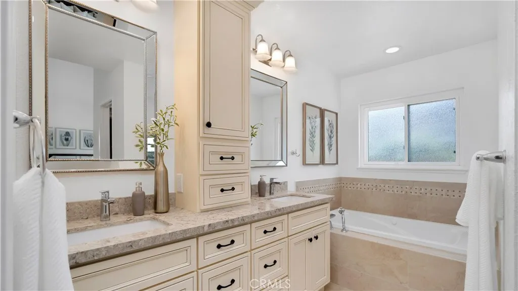 22 Yorktown, Irvine, California 92620 home-pic-26