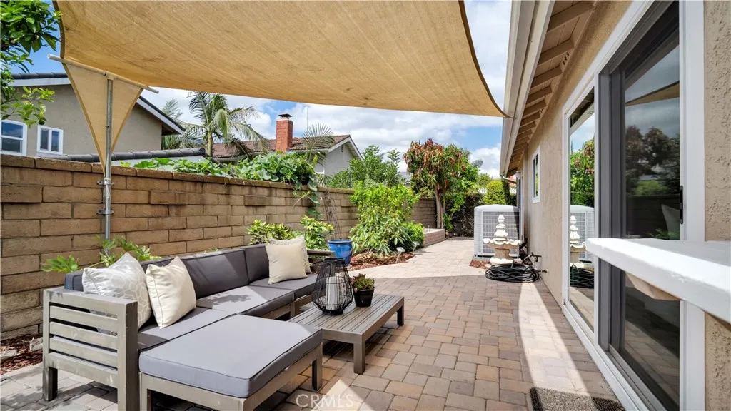 22 Yorktown, Irvine, California 92620 home-pic-40