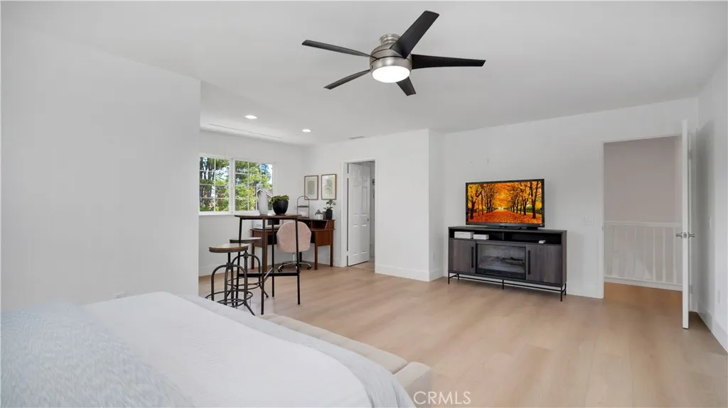 22 Yorktown, Irvine, California 92620 home-pic-32