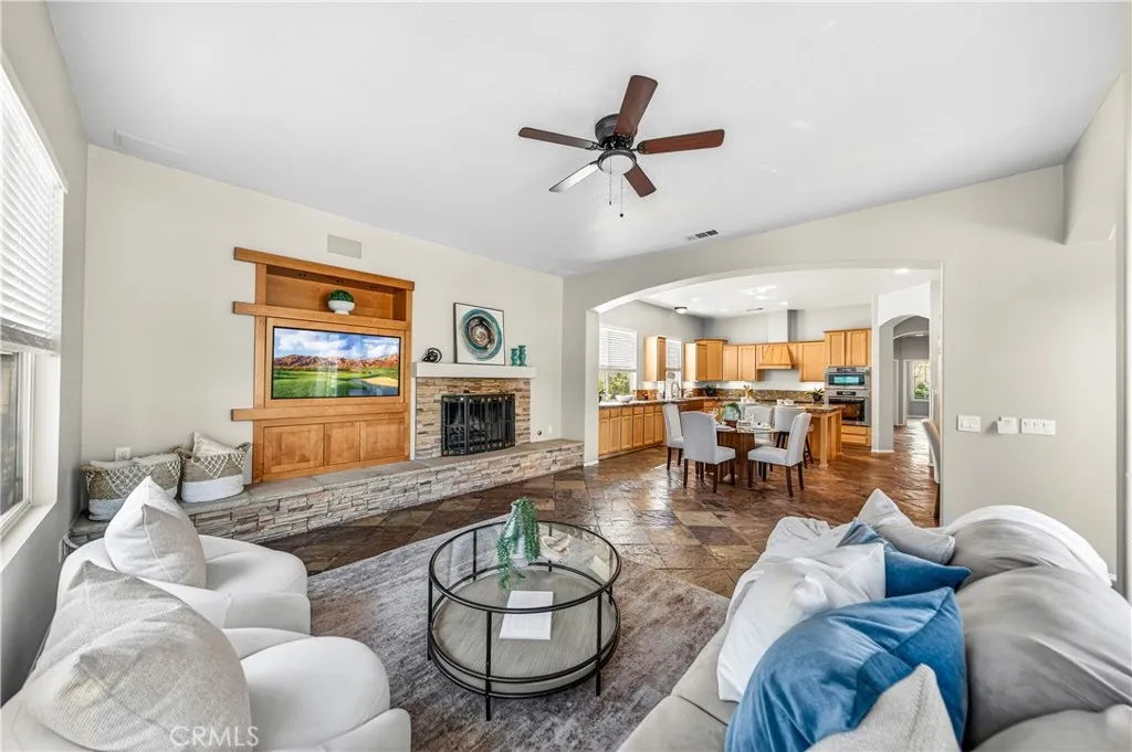 43922 Carentan, Temecula, California 92592 home-pic-15