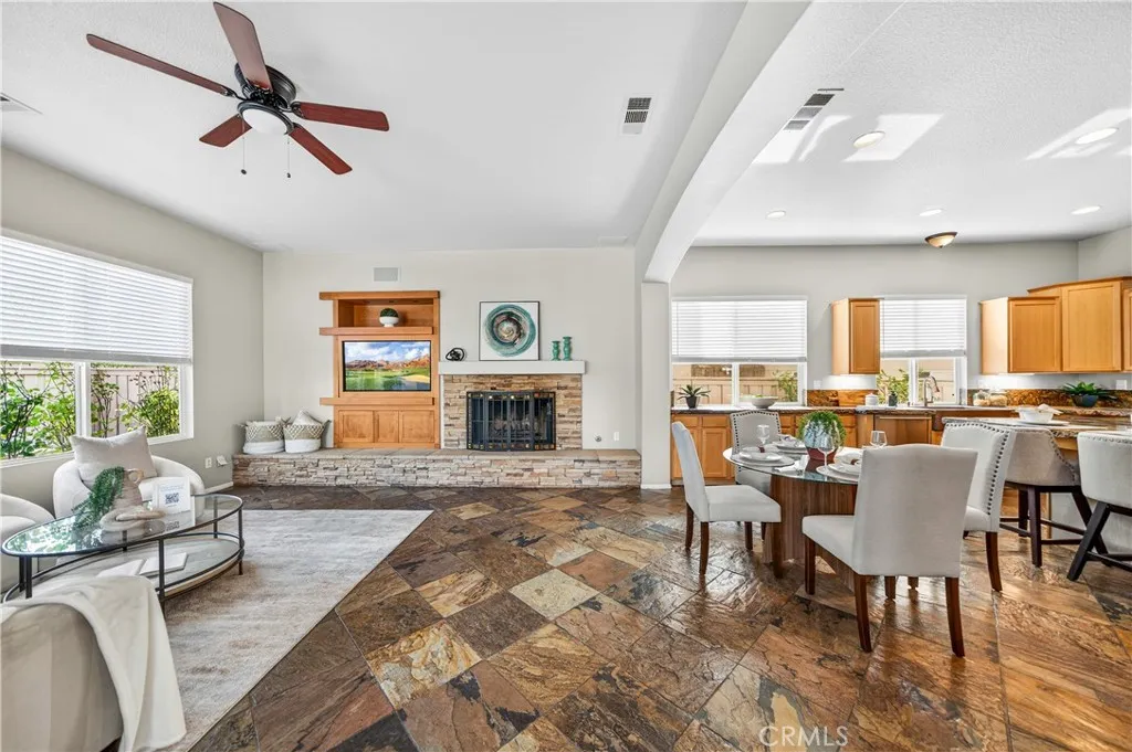 43922 Carentan, Temecula, California 92592 home-pic-18