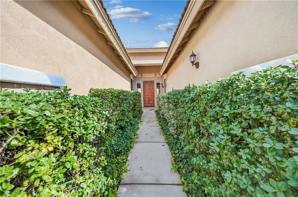 43922 Carentan, Temecula, California 92592 home-pic-3