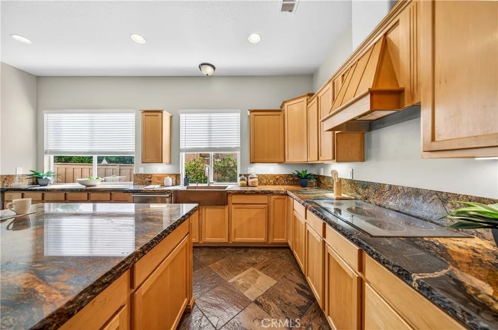 43922 Carentan, Temecula, California 92592 home-pic-11