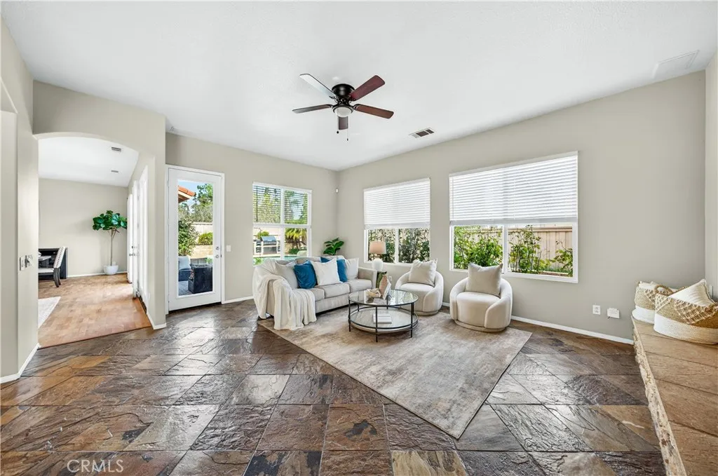 43922 Carentan, Temecula, California 92592 home-pic-17