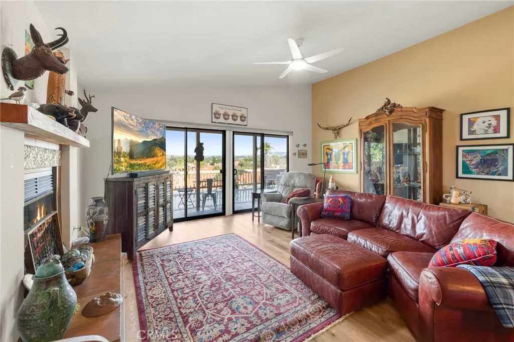 1061 Ridge Heights, Fallbrook, California 92028 home-pic-8