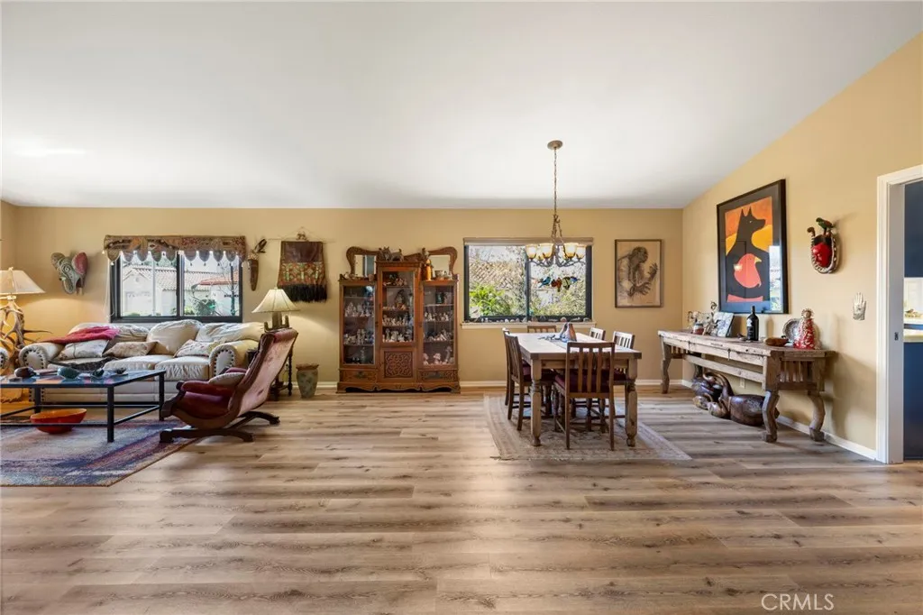 1061 Ridge Heights, Fallbrook, California 92028 home-pic-11