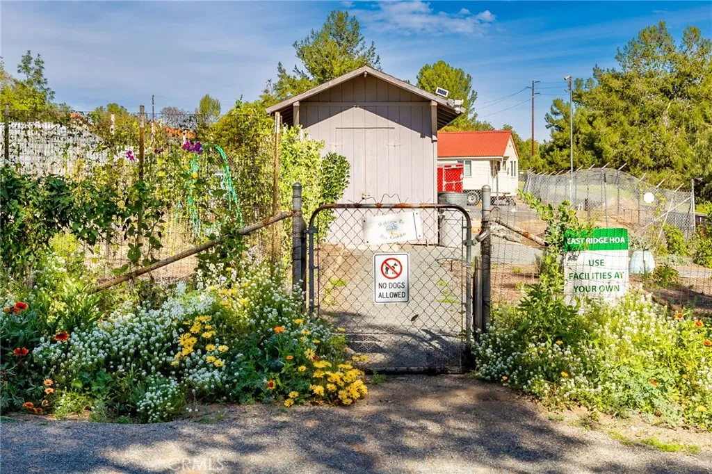 1061 Ridge Heights, Fallbrook, California 92028 home-pic-42