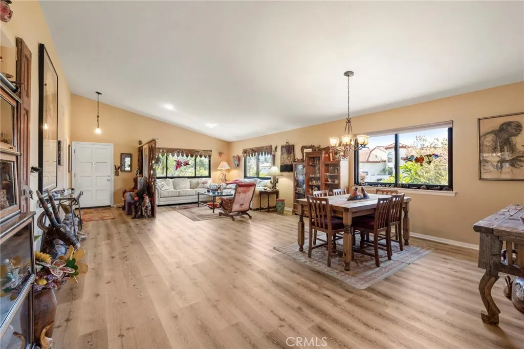 1061 Ridge Heights, Fallbrook, California 92028 home-pic-13