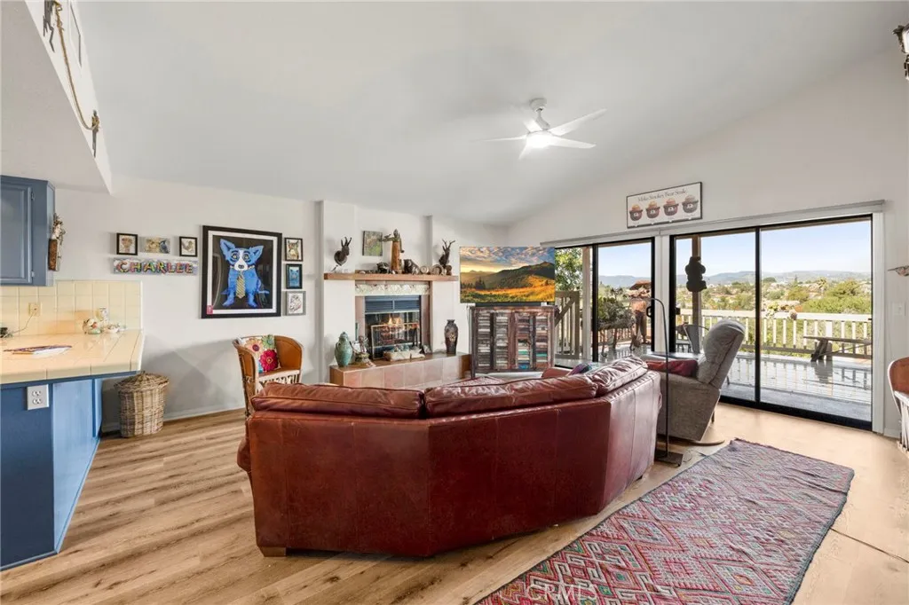 1061 Ridge Heights, Fallbrook, California 92028 home-pic-7