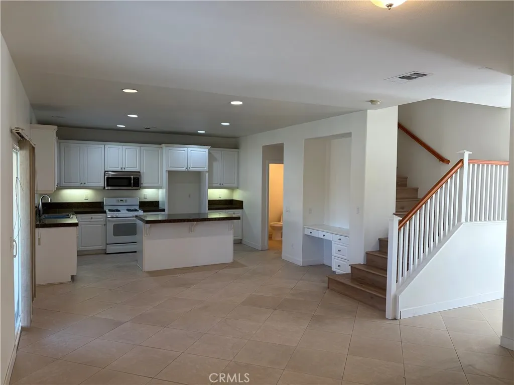 941 Garrett Way, San Jacinto, California 92583 home-pic-6