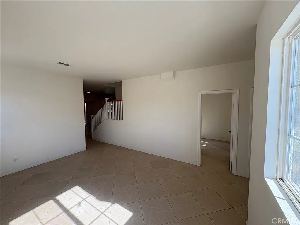 941 Garrett Way, San Jacinto, California 92583 home-pic-3