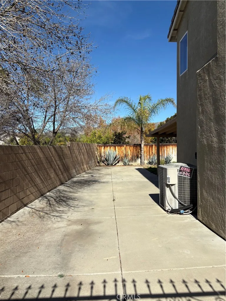 941 Garrett Way, San Jacinto, California 92583 home-pic-2